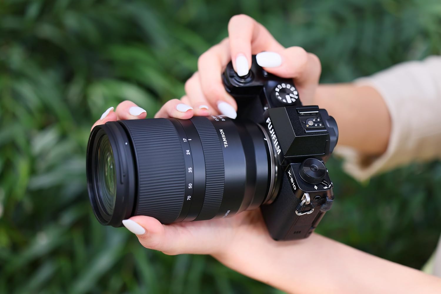 Tamron - 17-70mm F/2.8 Di III-A VC RXD for Fujifilm X-Mount - Standard lens - B070X