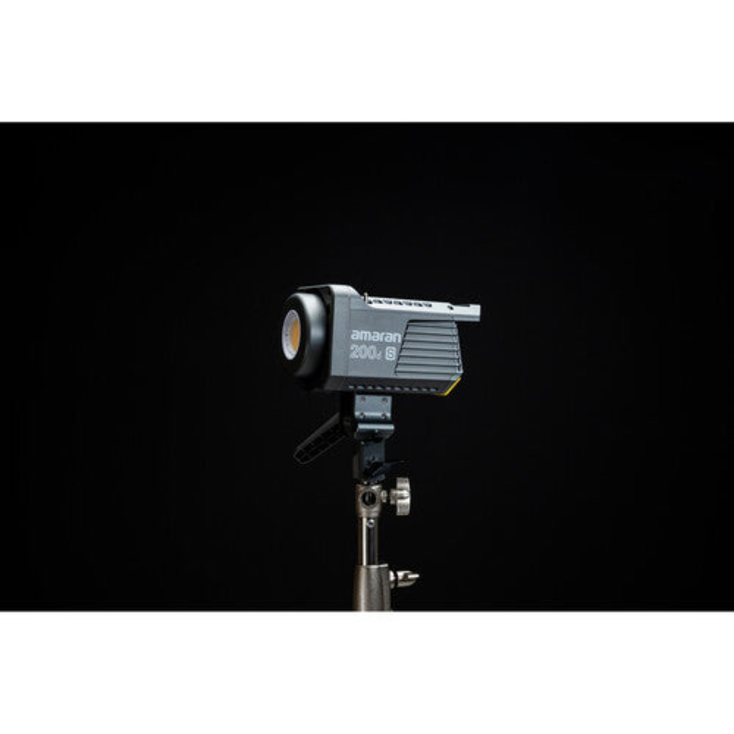 Aputure Amaran COB 200d S Daylight LED Monolight