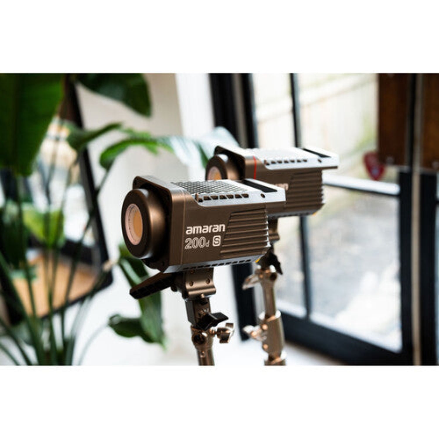 Aputure Amaran COB 200d S Daylight LED Monolight